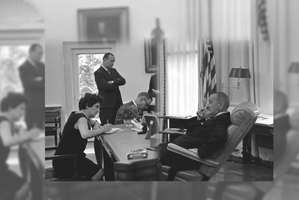 Helen Thomas in the Oval Office