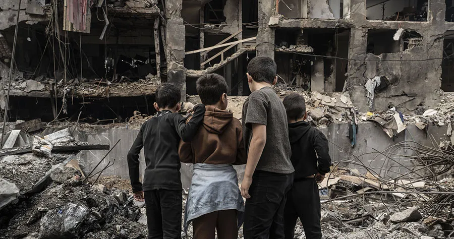 Beirut, children after airstrike